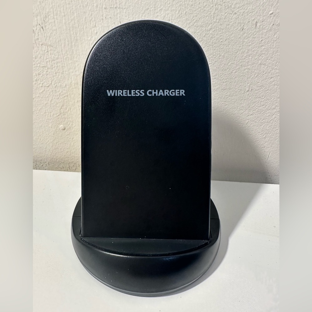 Black Wireless Phone Charger